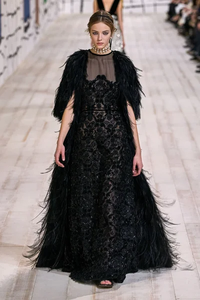 Look 50